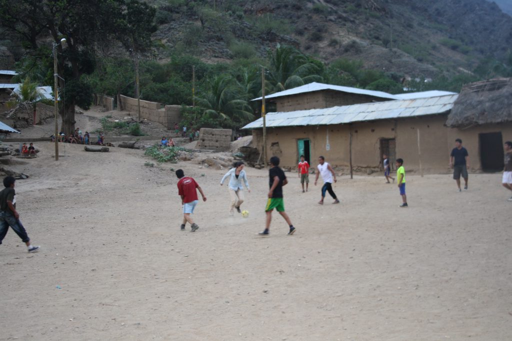 Camila playing soccer with local residents in Mendán, Amazonas, Photo: Renato Consentino 